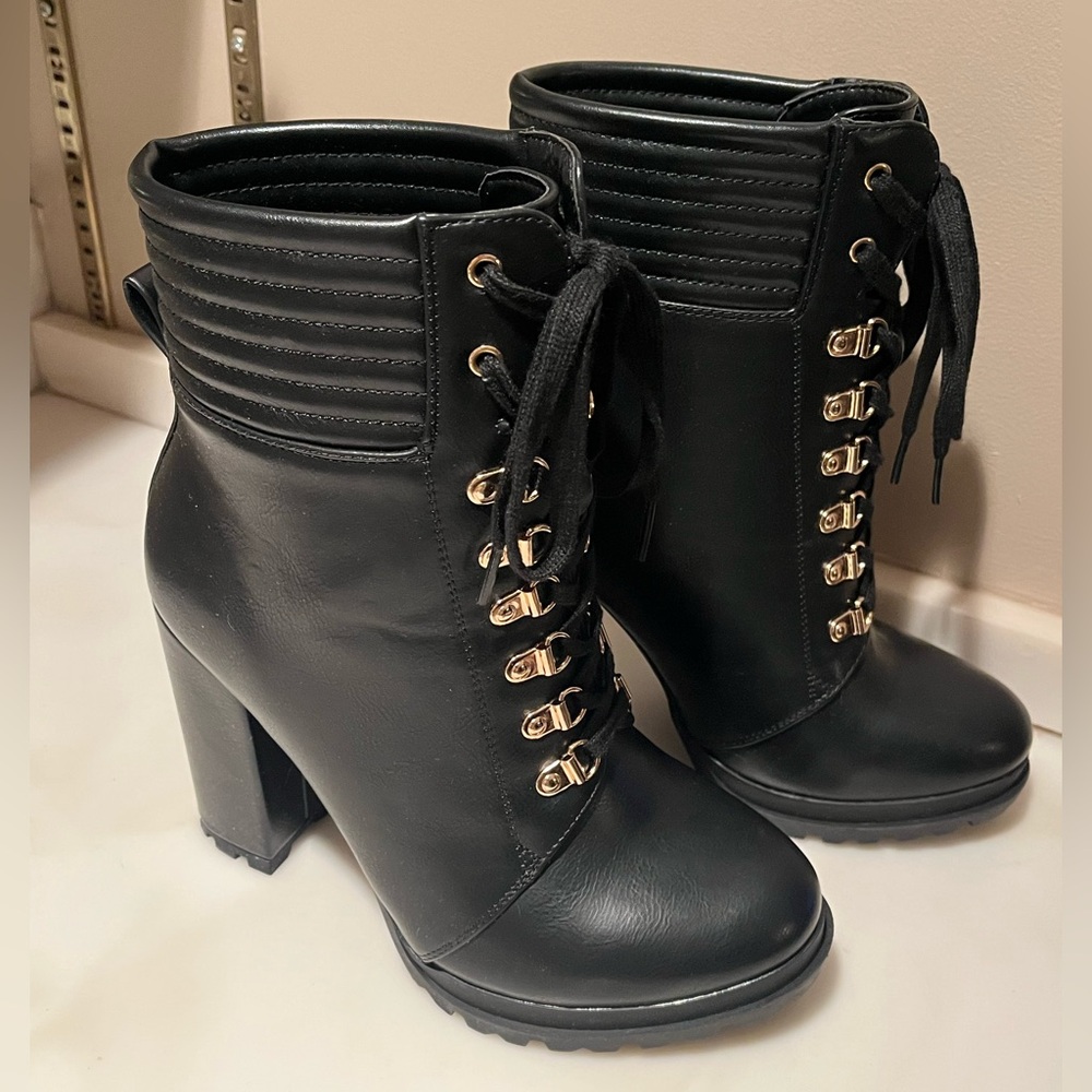 JustFab Black Lace-Up High Heel Ankle Boots